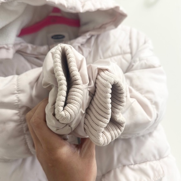 Old Navy Frost Free Puffer Jacket - Picture 3 of 8